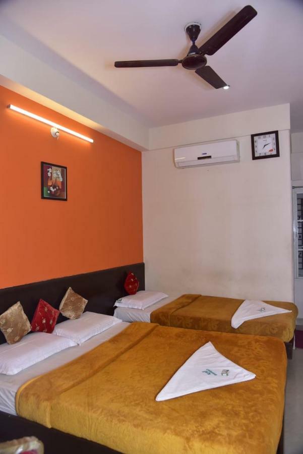Raj Residency Hotel Мисор Екстериор снимка