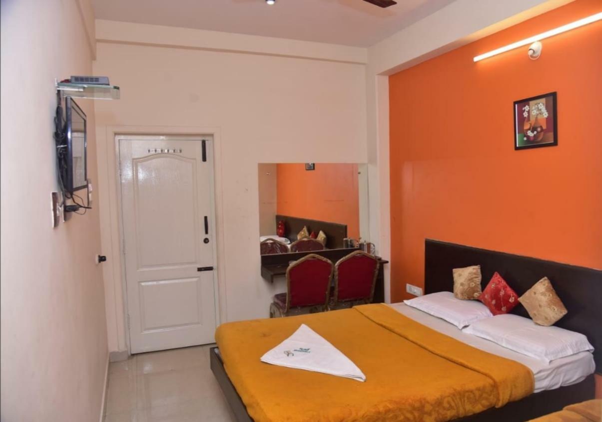 Raj Residency Hotel Мисор Екстериор снимка